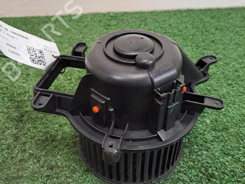 Moteur de chauffage PEUGEOT 5008 (0U_, 0E_) 1.6 HDi (112 hp) 24603637