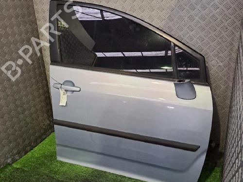 Right front door TOYOTA COROLLA Verso (ZER_, ZZE12_, R1_) 2.2 D-4D (AUR10_, AUR10R) | BP21756013C3 