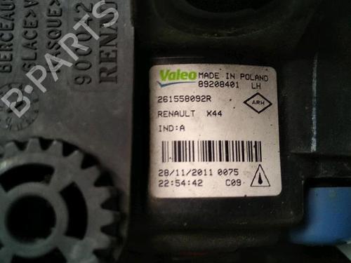 Left front fog light RENAULT TWINGO II (CN0_) 1.2 16V (CN04, CN0B) | BP29952557C30