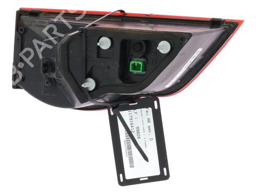 right-tailgate-light-jaguar-f-pace-x761-2015-30882663 main image