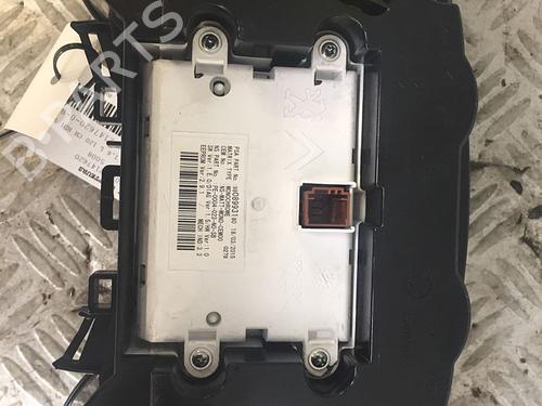 Used Instrument cluster PEUGEOT 5008 (0U_, 0E_) 1.6 BlueHDi 120 (120 hp) 30075852