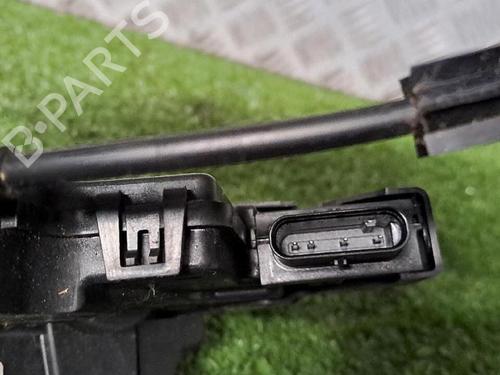 rear-left-lock-ds-ds-4-ii-fr_-fb_-f3_-fp_-2021-30077001 main image