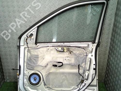 Right front door KIA SORENTO I (JC) 2.5 CRDi 4WD | BP30073566C3