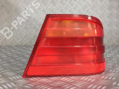 Used Right taillight MERCEDES-BENZ E-CLASS (W210) E 220 CDI (210.006) (143 hp) 11403662