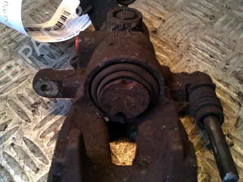 Zacisk hamulca tylnego prawego FIAT STILO (192_) 1.9 JTD (192_XE1A) | BP14546493M106 