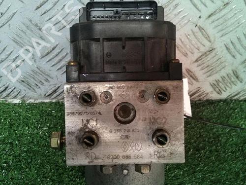 Módulo de ABS RENAULT CLIO II (BB_, CB_) 1.2 (BB0A, BB0F, BB10, BB1K, BB28, BB2D, BB2H, CB0A,... (58 hp) 30075905