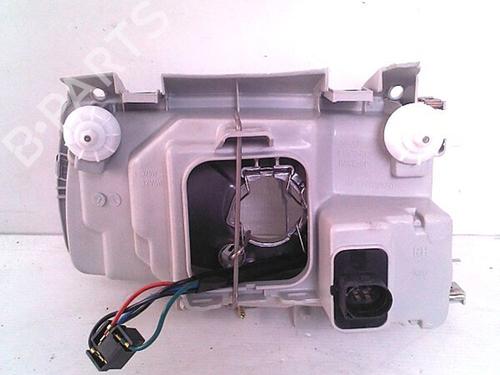 Used Right headlight VW POLO (6N2) 1.4 (60 hp) 30075382