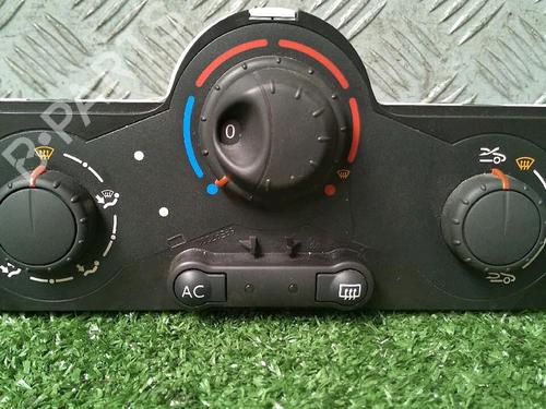 Used Climate control RENAULT CLIO III (BR0/1, CR0/1) 1.2 16V (BR02, BR0J, BR11, CR02, CR0J, CR11) (75 hp) 30071419