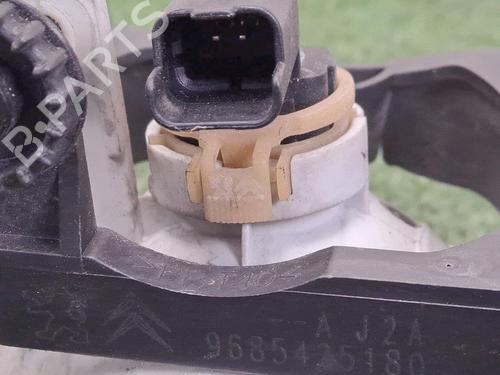 Used Left front fog light PEUGEOT 3008 I MPV (0U_) 1.6 HDi (112 hp) 29949086