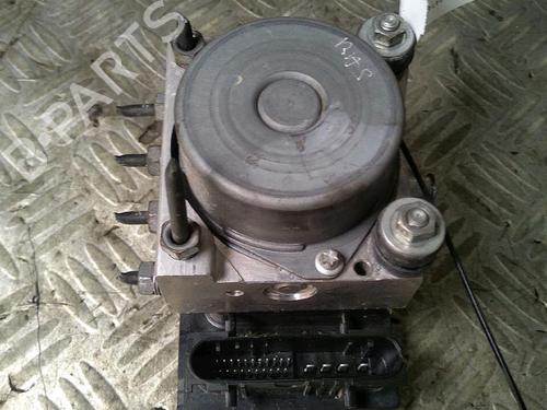 Used ABS pump RENAULT CLIO III Grandtour (KR0/1_) 1.5 dCi (88 hp) 30064863