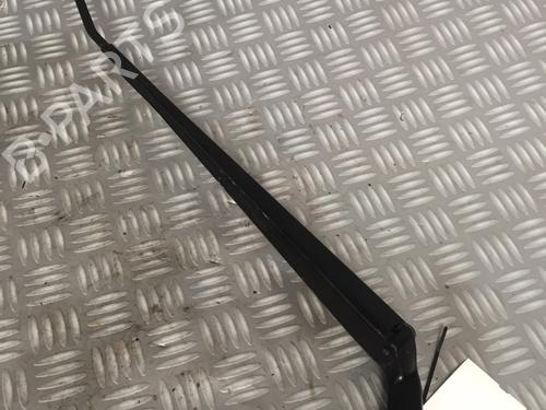 Used Front windshield wiper arm PEUGEOT 206 Hatchback (2A/C) 1.4 HDi eco 70 (68 hp) 14546230