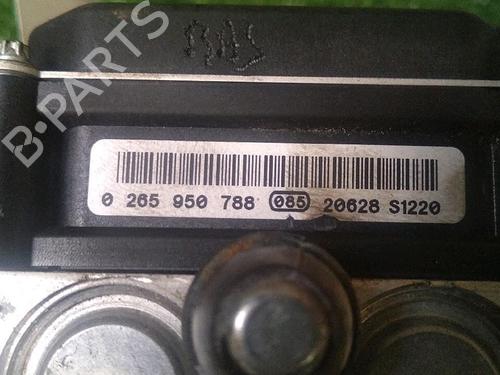 Used ABS pump RENAULT CLIO III Grandtour (KR0/1_) 1.5 dCi (KR0H, KR1S) (106 hp) 30073542