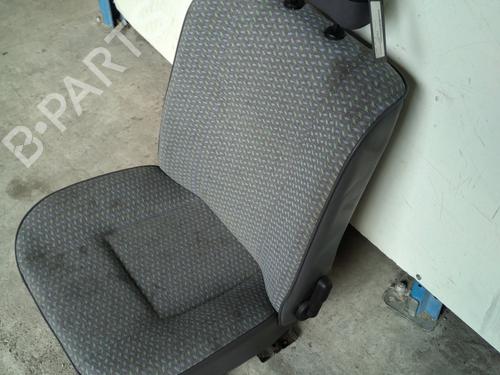 Sæde højre fortil Sæde højre fortil RENAULT CLIO I (B/C57_, 5/357_) 1.1 (46 hp) 34060729 34060729