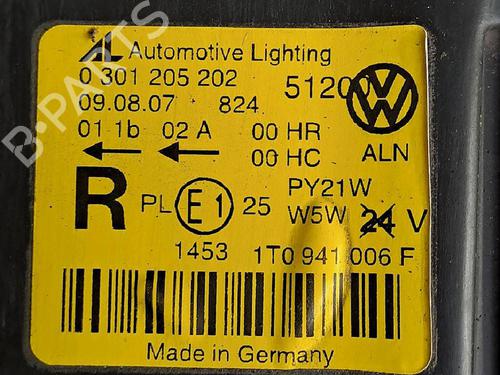 Used Right headlight VW TOURAN (1T1, 1T2) 1.9 TDI (100 hp) 30063510