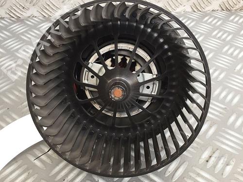 Used Heater blower motor FORD FOCUS III 1.5 EcoBoost (150 hp) 30068836