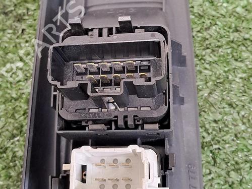 Used Left front window switch RENAULT CLIO II (BB_, CB_) 1.6 16V (BB01, BB0H, BB0T, BB14, BB1D, BB1R, BB2KL, BB3G... (107 hp) 29947973