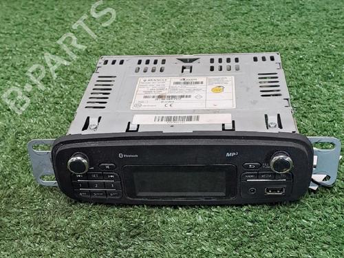 Used Radio RENAULT CLIO IV (BH_) 1.5 dCi 75 (75 hp) 24460107