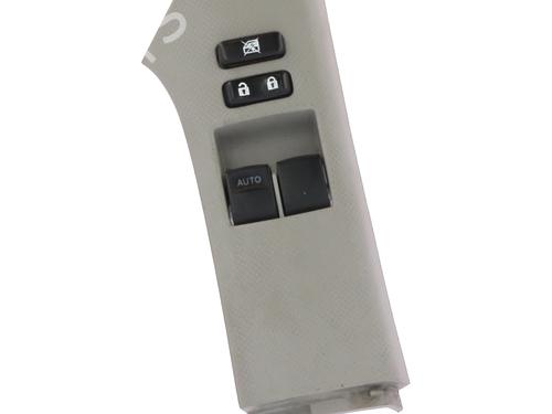 Used Left front window switch TOYOTA YARIS (_P9_) 1.4 D-4D (NLP90_, NLP90R) (90 hp) 30647351