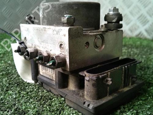 Used ABS pump RENAULT CLIO III (BR0/1, CR0/1) 1.2 16V (BR02, BR0J, BR11, CR02, CR0J, CR11) (75 hp) 30073829