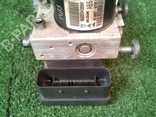 Used ABS pump PEUGEOT 207 (WA_, WC_) 1.6 HDi (90 hp) 17159598