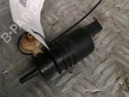 Ruitensproeierpomp VW POLO IV (9N_, 9A_) 1.4 TDI (80 hp) 30069422