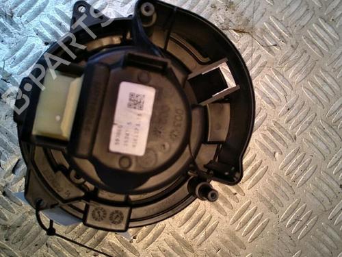 Used Heater blower motor RENAULT CAPTUR II (HF_) Blue dCi 115 (HFAD) (116 hp) 30070875