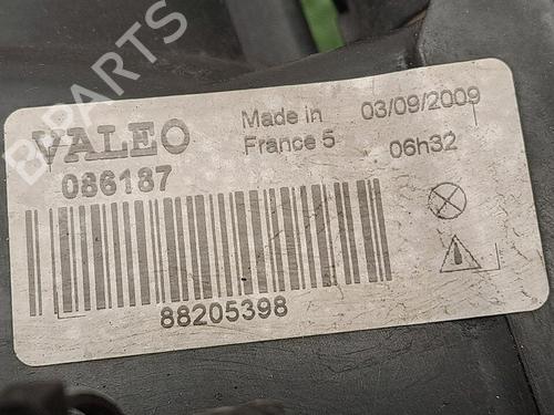 Right headlight PEUGEOT 106 II (1A_, 1C_) 1.1 i | BP30064102C29 