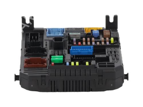 Used Fuse box Fuse box CITROËN C3 III (SX) 1.2 VTi 82 (82 hp) 40447762 40447762