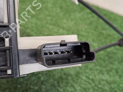 Używane Zamek drzwi tylnych prawych PEUGEOT 208 I (CA_, CC_) 1.6 HDi / BlueHDi 75 (75 hp) 30065592