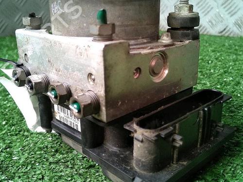 Used ABS pump RENAULT CLIO III (BR0/1, CR0/1) 1.5 dCi (BR17, CR17) (86 hp) 29951682