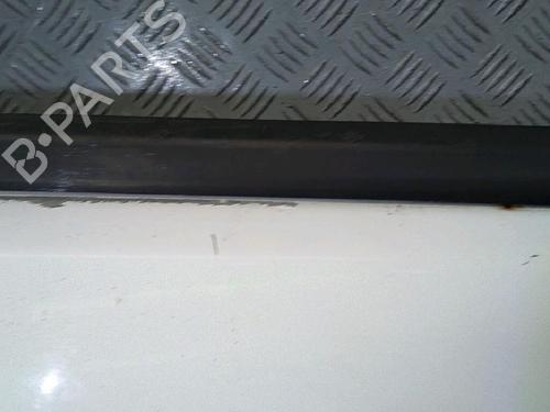 Used Right front door Right front door 30063920 30063920