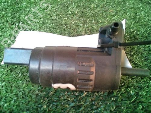 Used Washer pump SEAT ARONA (KJ7, KJP) 1.6 TDI (95 hp) 30073799