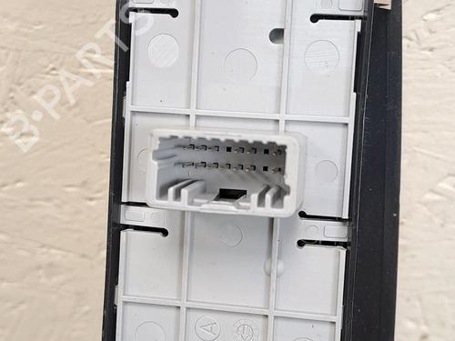 Used Left front window switch RENAULT MEGANE III Grandtour (KZ0/1) 1.5 dCi (KZ09, KZ0D, KZ1G, KZ29, KZ14, KZ1W, KZ10, KZ1F,... (110 hp) 29950414