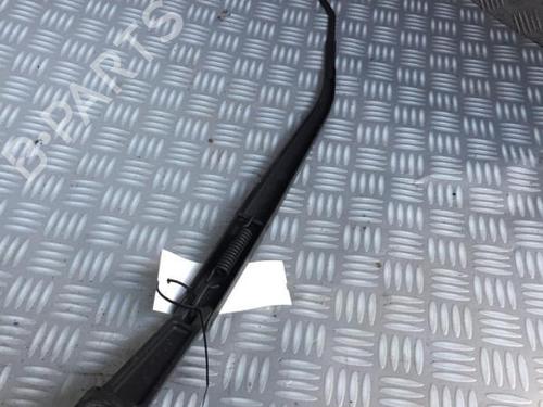 Used Front windshield wiper arm Front windshield wiper arm 30070164 30070164