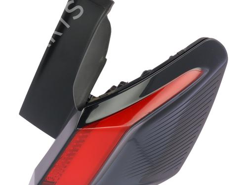 Used Right taillight PEUGEOT 3008 II SUV (MC_, MR_, MJ_, M4_) 1.6 BlueHDi 120 (120 hp) 32351873