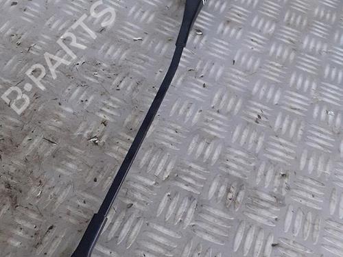 Used Front windshield wiper arm BMW 1 Coupe (E82) 120 d (177 hp) 30069926