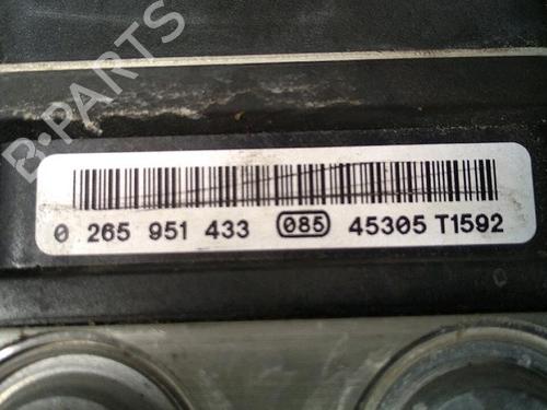 ABS pump PEUGEOT 3008 I MPV (0U_) 1.6 HDi | BP30076213M43