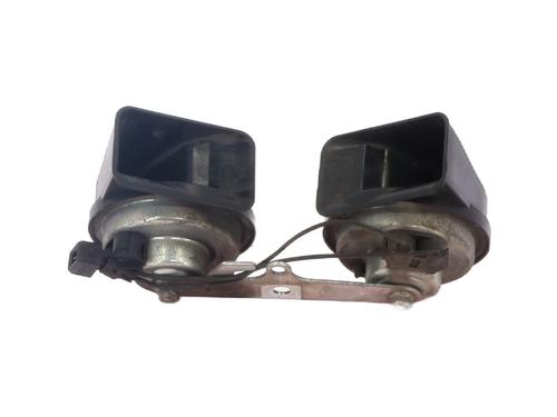 Used Horn RENAULT CLIO III (BR0/1, CR0/1) 1.5 dCi (BR17, CR17) (86 hp) 33179207