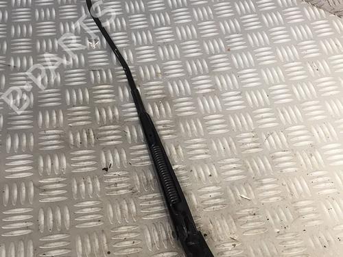 Used Front windshield wiper arm RENAULT LAGUNA III Grandtour (KT0/1) 2.0 dCi (KT07, KT0J, KT14, KT1A, KT1S) (131 hp) 30070252