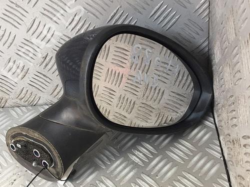 Używane Lusterko boczne prawe FIAT GRANDE PUNTO (199_) 1.3 D Multijet (199.AXD11, 199.AXD1A, 199.AXD1B,... (90 hp) 30064958