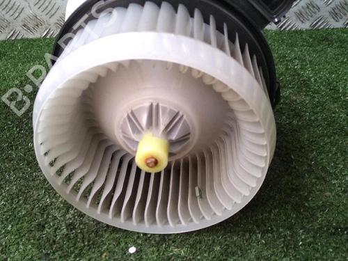 Used Heater blower motor FORD MONDEO V Turnier (CF) 2.0 TDCi (150 hp) 13886256