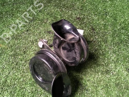 Used Horn VW POLO (9N_, 9A_) 1.2 12V (64 hp) 14545398