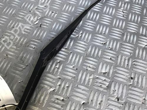 Used Front windshield wiper arm FORD FIESTA VI (CB1, CCN) 1.4 TDCi (68 hp) 30074474