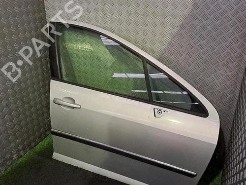 Used Right front door Right front door 30076907 30076907