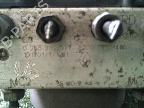 Used ABS pump RENAULT CLIO III (BR0/1, CR0/1) 1.5 dCi (75 hp) 29951389
