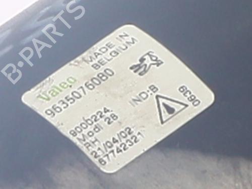 Right front fog light PEUGEOT 206 Hatchback (2A/C) 1.4 i | BP30819124C31