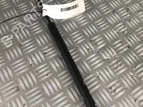 Used Tailgate lift support Tailgate lift support 30074579 30074579