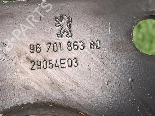 Used Front bumper reinforcement PEUGEOT 5008 (0U_, 0E_) 1.6 HDi (112 hp) 30063968