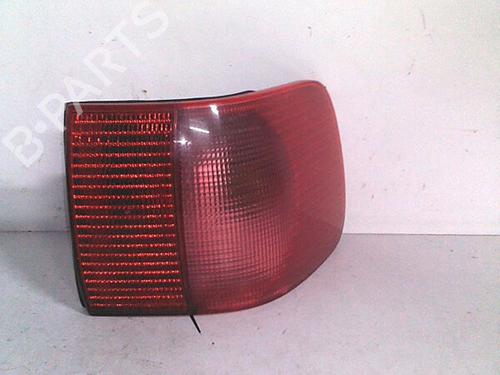 Used Right taillight AUDI 80 B4 Saloon (8C2) [1991-1995]  29952221