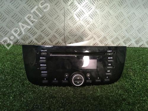 Used Radio FIAT PUNTO EVO (199_) 1.3 D Multijet (199AXC1A, 199BXC1A, 199AXT1A, 199BXT1A) (75 hp) 22401023